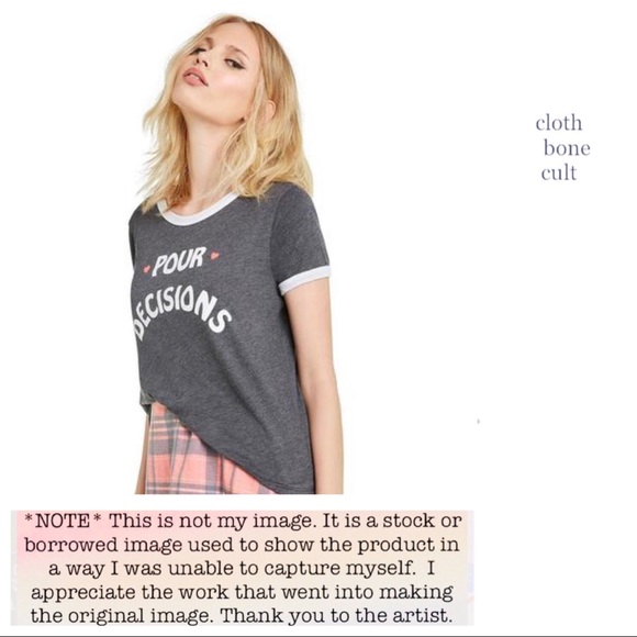 ✨NWT✨ WILDFOX 💋🦊 “Pour Decisions” T-SHIRT - Picture 2 of 6